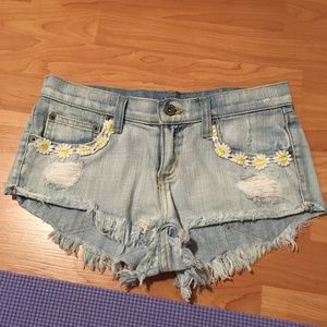 Carmar denim raw hem distressed daisy shorts 24